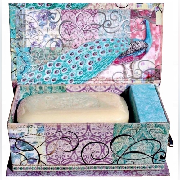 Punch Studio Peacock Swan Lake Music Box w/Luxury Jasmine Scented Soap (17610) - Picture 4 of 10